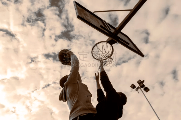 足协杯决赛——中国足坛本年度最后一场焦点战！明晚...